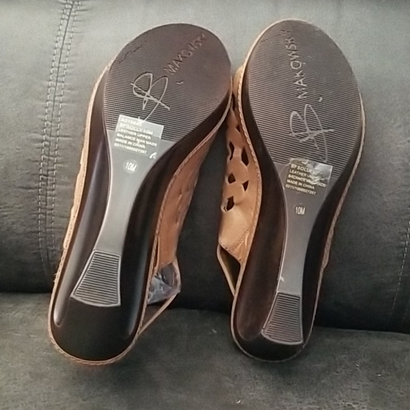 B MCKOWSKY LEATHER SANDAL - Picture 9 of 9